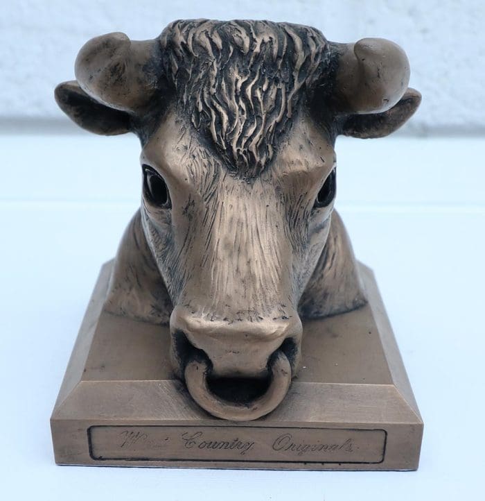 Bull - Image 2
