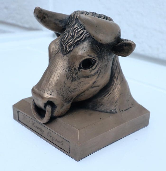 Bull - Image 3