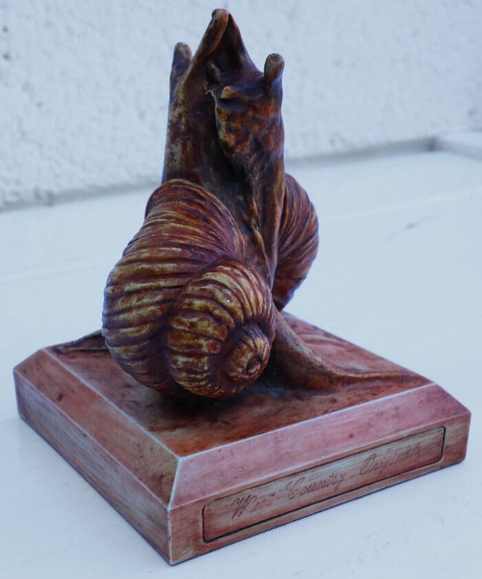 Snail Embrace - Image 2